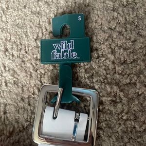 Wild fable by target white belt size small  never used white silver metal buckle